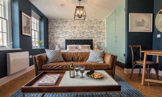 Bath City Centre Apartment | Romantic Retreat - Abbey views