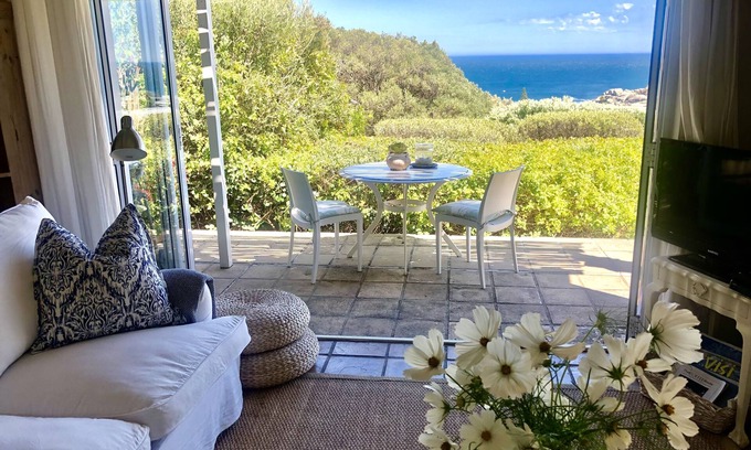 Hout Bay Cottage | Romantic sea side cottage