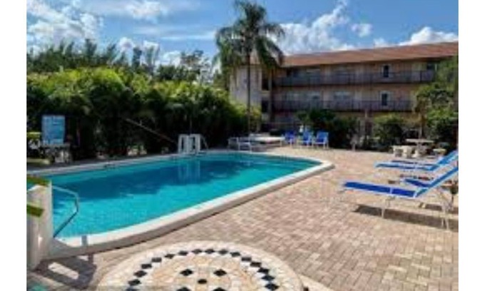 Pompano Beach Apartment | Romantic Spanish villa