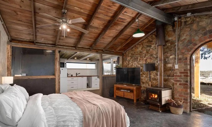 Kangaroo Ground Apartment | Romantic Stone Cottage with endless views over the Yarra Valley