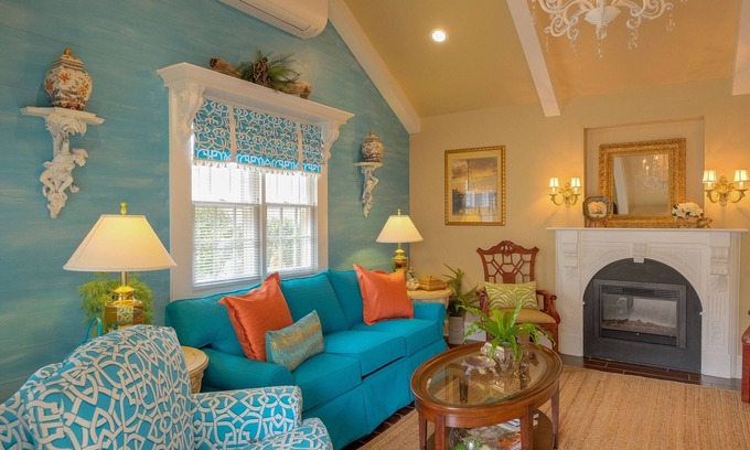 Edenton House | Romantic Waterfront Carriage House in Heart of Edenton's Historic District