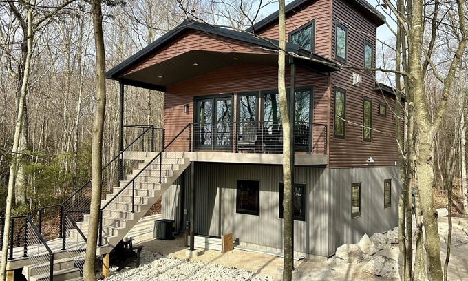 Brevort House | Romantic Waterfront on Lake Michigan - conveniently located to explore the UP
