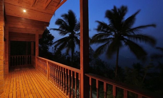 Quilandi Villa | Romantic Wooden Villa on mountain top w-pool & Jacuzzi - Luxury Amidst Nature