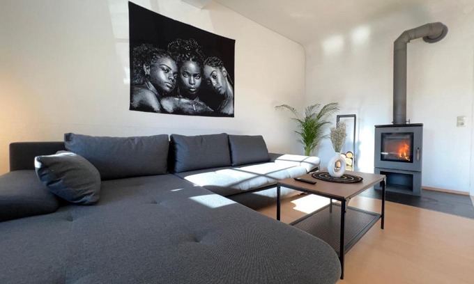 Knielingen Apartment | Romantisches Kamin-Apartment by Rabe - Gartenabteil, Smart-TV, Netflix