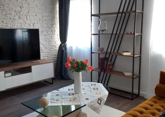 Rheineck Apartment | Rome Apartment