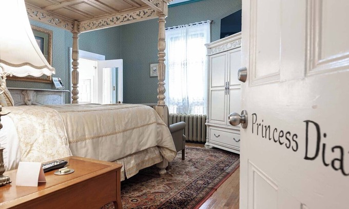 Stratford Apartment | Romeo and Juliet Stone Maiden Inn