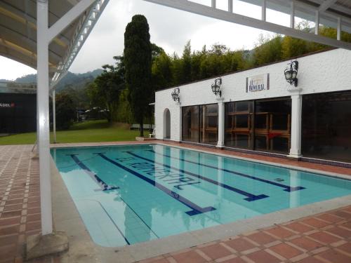 La Estrella Hotel | Romeral Club Campestre