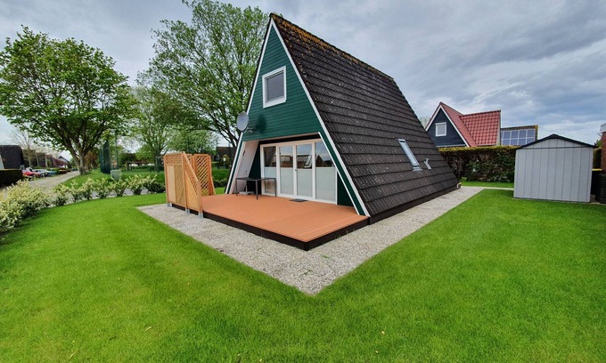 Carolinensiel House | Roof-only house "Murmel 4", charging station f. Electric cars, fireplace, beach chair, WLAN