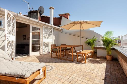 Cihangir Apartment | Roof top, close to Taksim, with private terrace