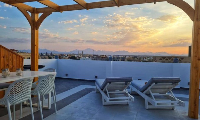 Al Mamsha El Seyahi Apartment | RoofHurghada