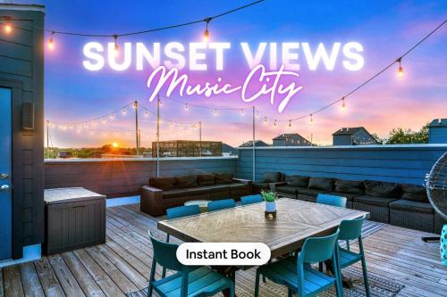 Talbot's Corner House | Rooftop Deck 2 Car Garage Near Downtown Nashville
