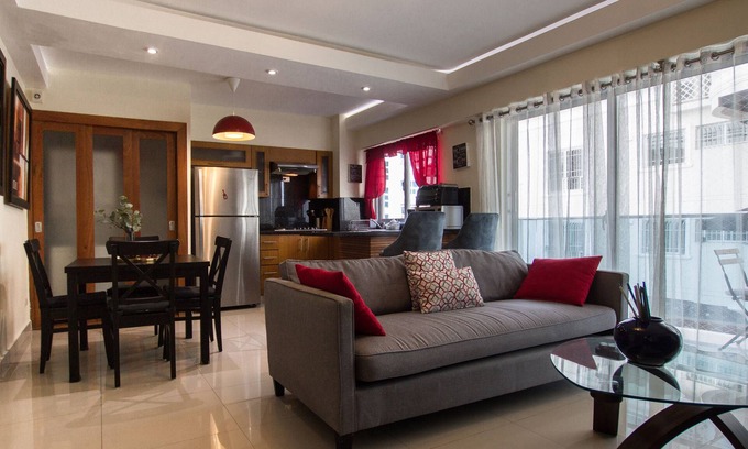 Bella Vista Apartment | Rooftop Pool Gym Beautiful Apartment Downtown City