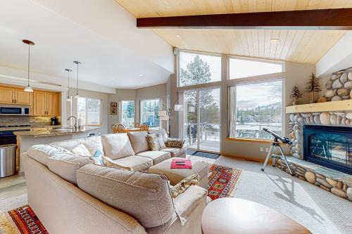 Tahoe Keys House | Rooftop Retreat