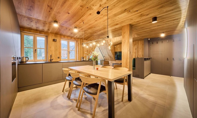 Pec pod Snezkou Apartment | Rooftop Vista Maisonette & Relaxing Bath by Interhome