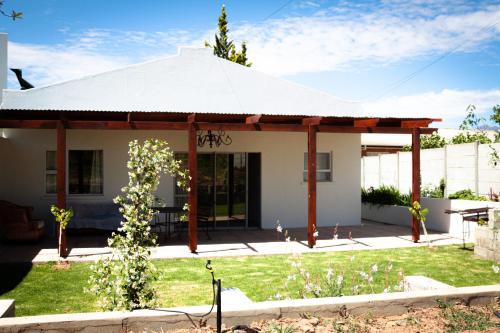 Prince Alfred Hamlet Apartment | Rooikraal Hamlet Village Cottage