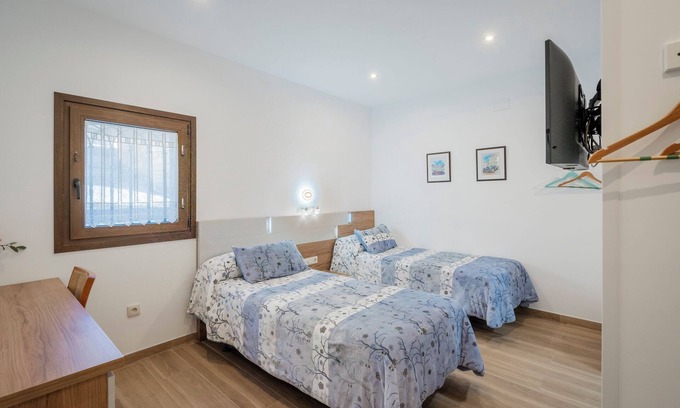 Castrojeriz Apartment | Room '101 Estandar' with Shared Garden, Wi-Fi and Air Conditioning