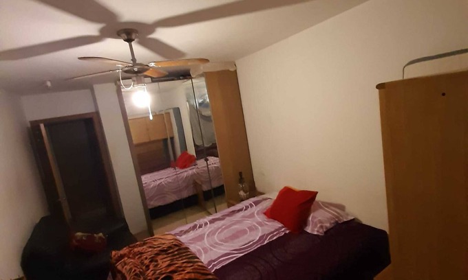 Zaragoza Bed & Breakfast | Room 12m.Location>Price: Cities and gastronomy, Theme park.tramway.