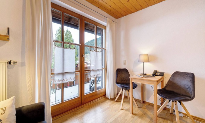 Ehlenbogen Apartment | Room '13' with Mountain View, Shared Terrace and Wi-Fi
