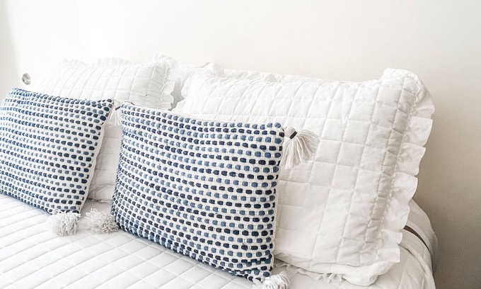 Whitehall Apartment | Room #17