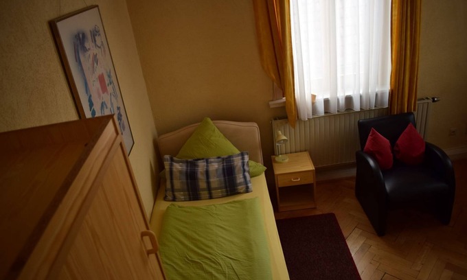 Munderkingen Apartment | Room 24 with toilet and shower