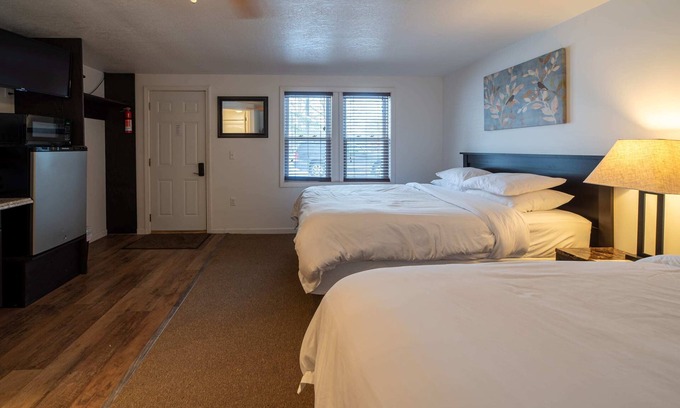 Indian River House | Room 4 at Inland Lakes Motel, Indian River, MI