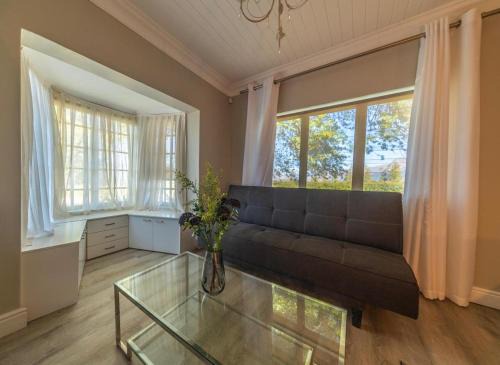 Simondium House | Room 4 - LEO Sky Guest House