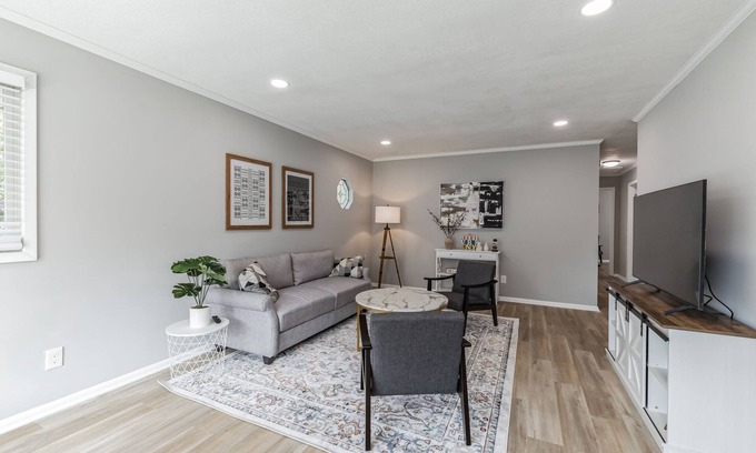 Richfield House | Room 5 in Minneapolis/10 mins to Mall of America