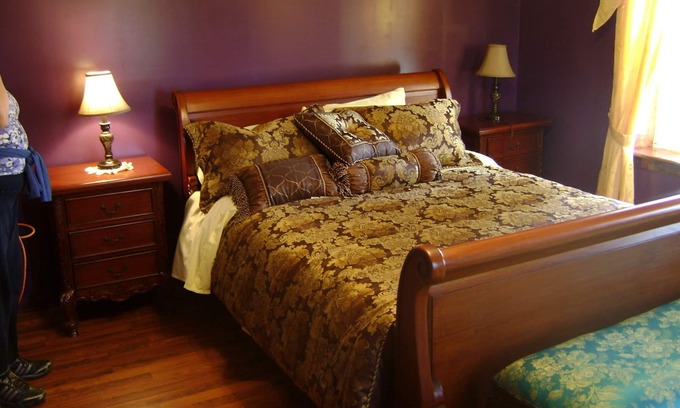 Fort Plain Bed & Breakfast | Room #5 We are only 30 min. away from "BASEBALL HALL OF FAME" in Coopers Town