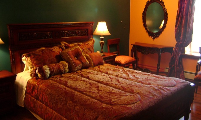 Fort Plain Bed & Breakfast | Room #6 We are only 30 min. away from "BASEBALL HALL OF FAME" in Coopers Town .