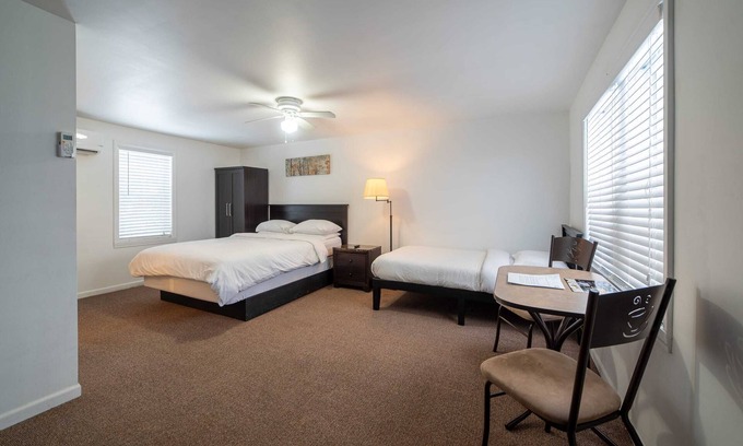 Indian River House | Room 7 at Inlands Lake Motel, Indian River, MI