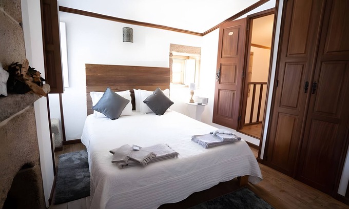 Sortelha Apartment | Room '7 Chaves' with Mountain View, Wi-Fi and Air Conditioning