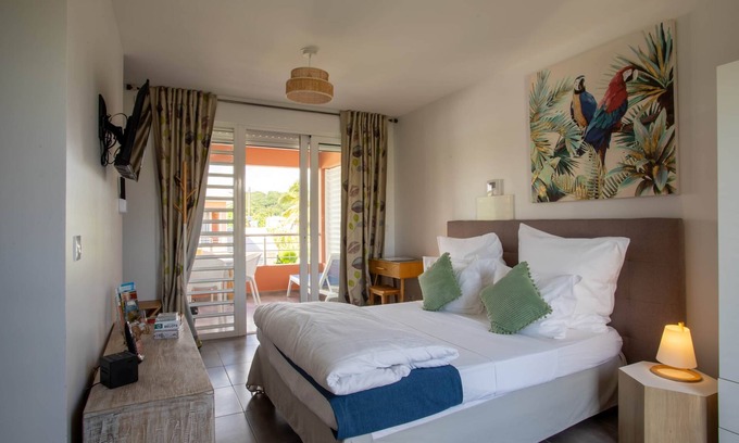 Saint-Francois Hotel | Room 7 "Le Palmier Royal"