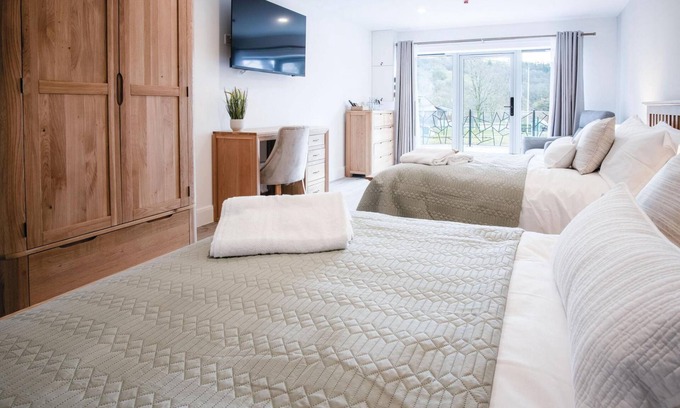 Pen-y-cae Apartment | Room 8 - The Sleeping Giant - Pen Y Cae Inn