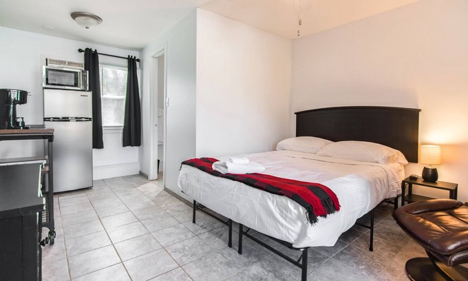 Balsam Lake Apartment | Room 9 Boutique Hotel Balsam Lake, WI