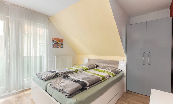Birstein Apartment | Room 'Afrika' with Shared Terrace and Wi-Fi
