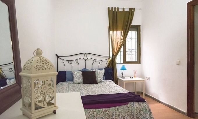 San Vicente Apartment | Room at City Center Sevilla