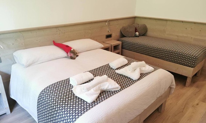 Lozzo di Cadore Apartment | Room 'Camera 2' with Wi-Fi
