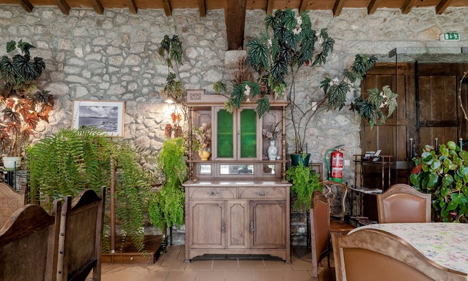 Vila do Conde Villa | Room 'Casa Do Caldas - Quarto 2' with Shared Pool, Shared Terrace and Wi-Fi