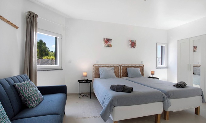 Lourinha Apartment | Room 'Earth' with Mountain View, Shared Pool and Wi-Fi