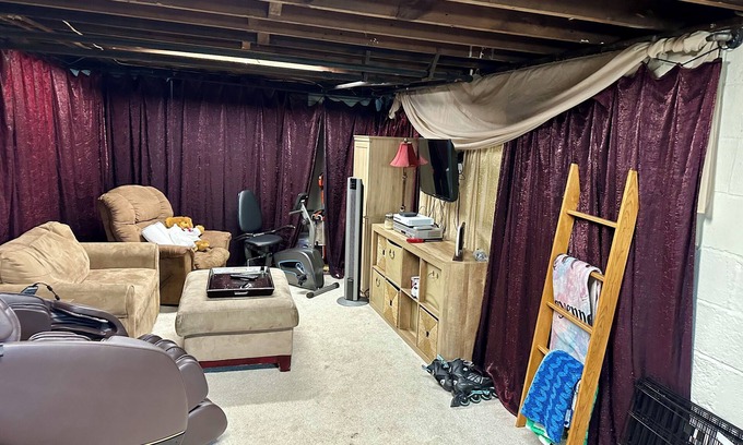 Latrobe House | Room for rent in Charming house with WiFi, fitness room in peaceful Latrobe