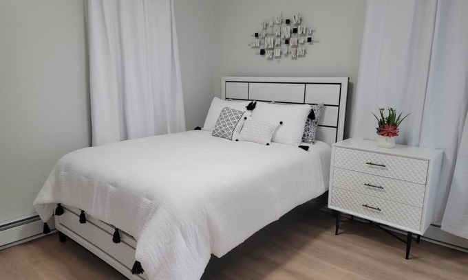 Hartford House | Room for rent with own bathroom
