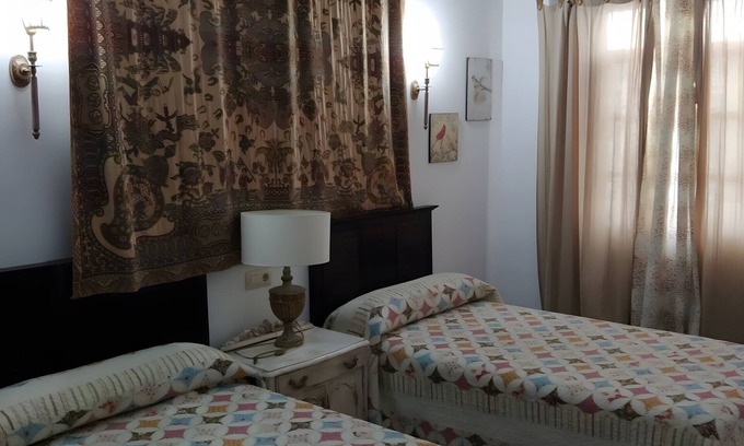 Villarrubia de Santiago Apartment | Room 'Habitación 3' with Private Garden, Wi-Fi and Air Conditioning