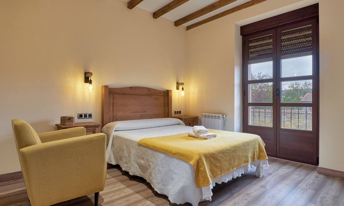 Ferreras de Abajo Apartment | Room 'Habitacion 3' with Shared Pool, Shared Terrace and Wi-Fi