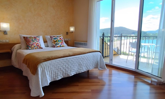 Faro Apartment | Room 'Habitacion 202' with Sea View, Shared Terrace and Wi-Fi