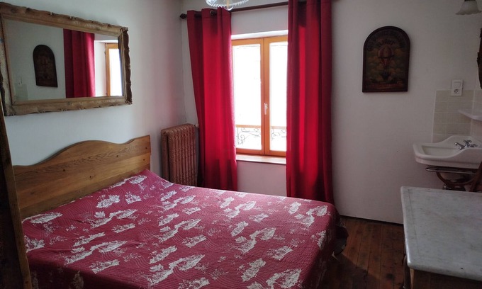 Villar-d'Arene House | Room in a house of the XVII century - N°5 Chez Jean Pierre