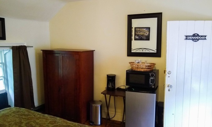 Harpers Ferry House | Room In Central Historic Downtown - Shenandoah