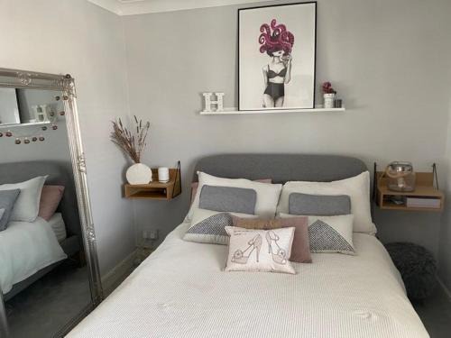 Vale of Glamorgan House | Room in house with breakfast incuded