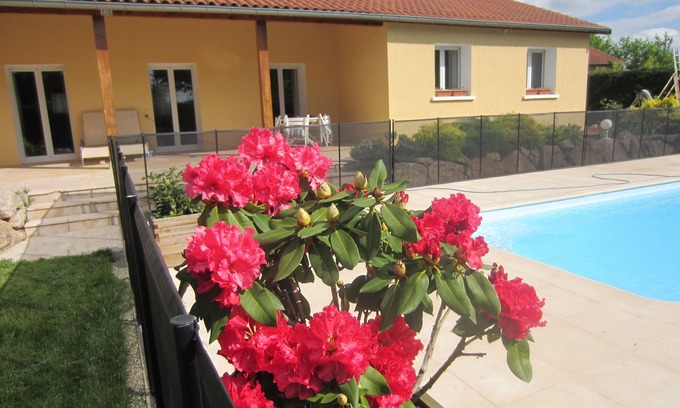 Grezieu-la-Varenne House | Room in villa with swimming pool West of Lyon