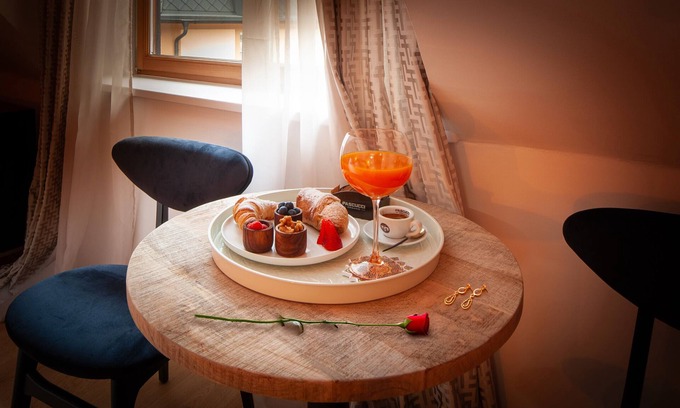 Merano Apartment | Room 'King Suite' with Mountain View and Wi-Fi