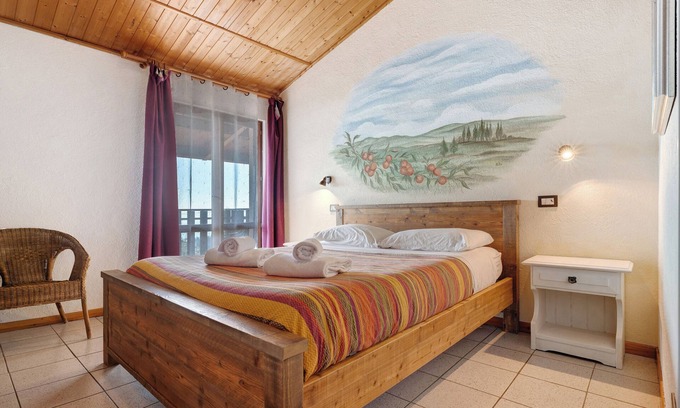 Gaino Apartment | Room 'Matrimoniale Con Balcone' with Lake View, Shared Garden and Wi-Fi